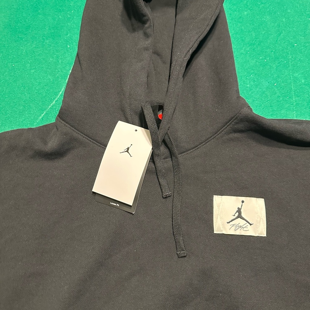 🔥 Effortless Elegance Meets Iconic Style – Black Jordan Hoodie for Women 🔥